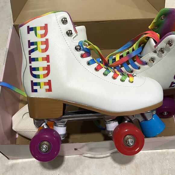Rainbow Pride Quad Roller Skates in size 8 - Picture 8 of 10